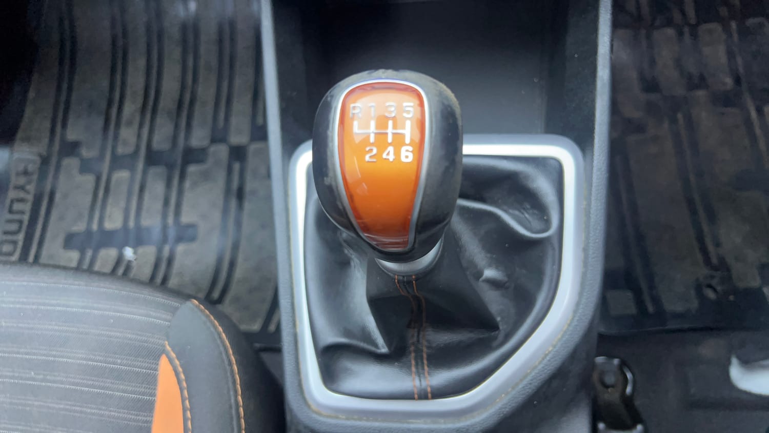 Used 2018 Hyundai Creta SX 1.6 Dual Tone Petrol Petrol Manual interior GEAR  KNOB VIEW