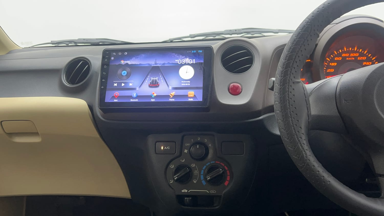 Used 2013 Honda Amaze 1.2 EX i-VTEC Petrol Manual interior MUSIC SYSTEM & AC CONTROL VIEW