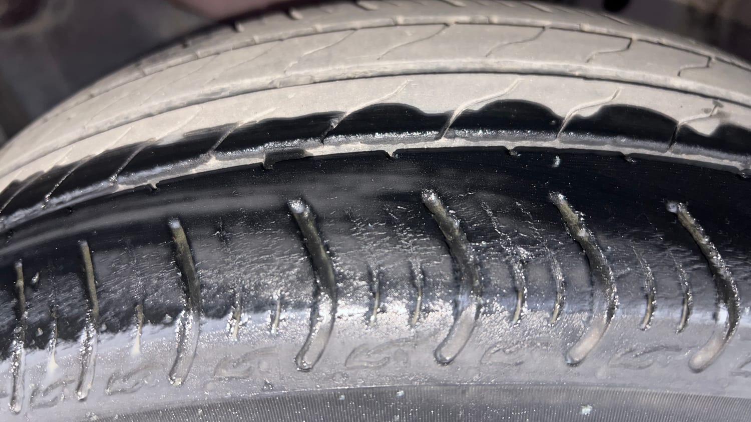 Used 2022 Honda Amaze VX CVT 1.2 Petrol Petrol Automatic tyres LEFT FRONT TYRE TREAD VIEW
