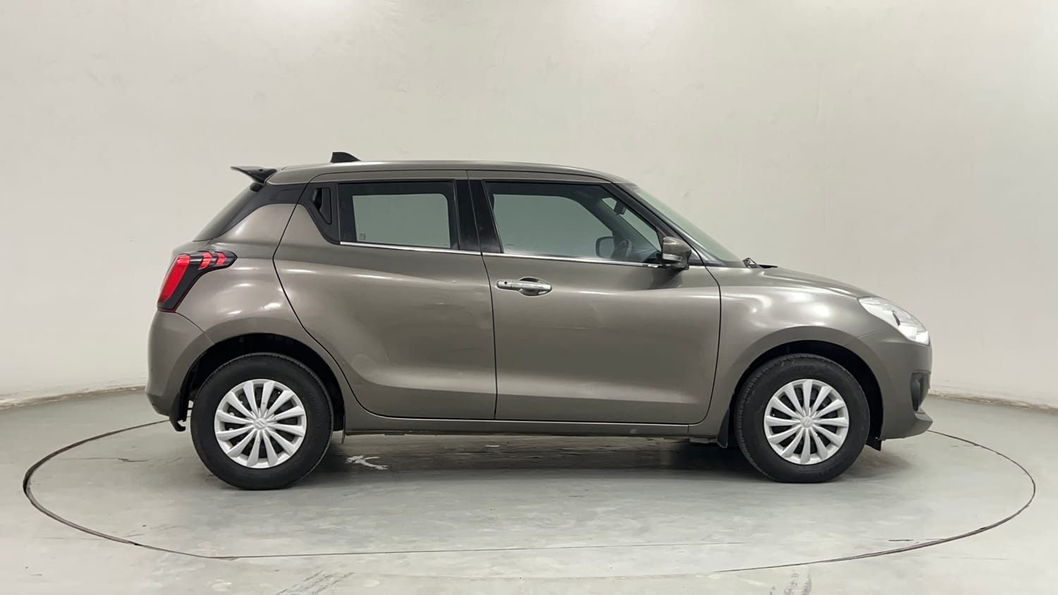 Used 2019 Maruti Suzuki Swift VDi AMT Diesel Automatic exterior RIGHT SIDE VIEW