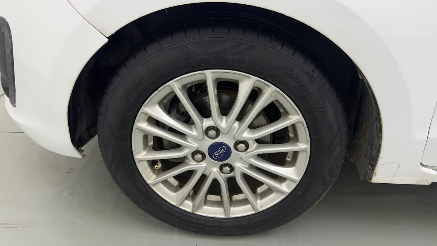Used 2020 Ford Figo Aspire Titanium1.5 TDCi Diesel Manual tyres LEFT FRONT TYRE RIM VIEW