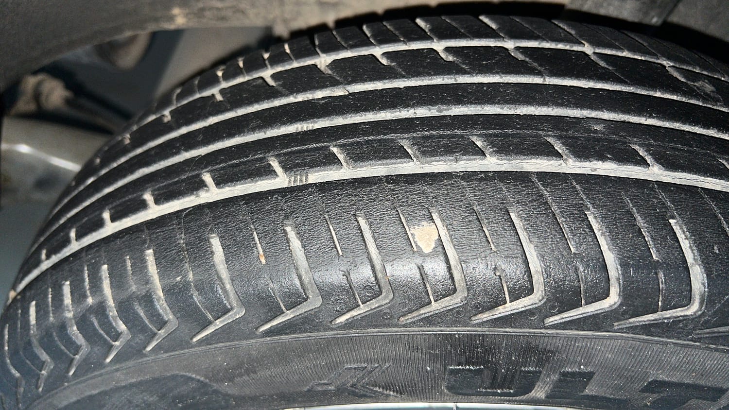 Used 2018 Renault Kwid CLIMBER 1.0 Petrol Manual tyres LEFT REAR TYRE TREAD VIEW