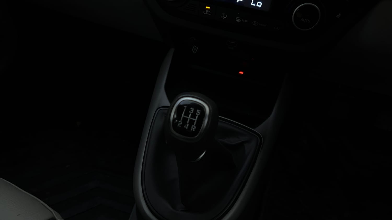 Used 2021 Hyundai Grand i10 Nios Asta 1.2 Kappa VTVT Petrol Manual interior GEAR  KNOB VIEW