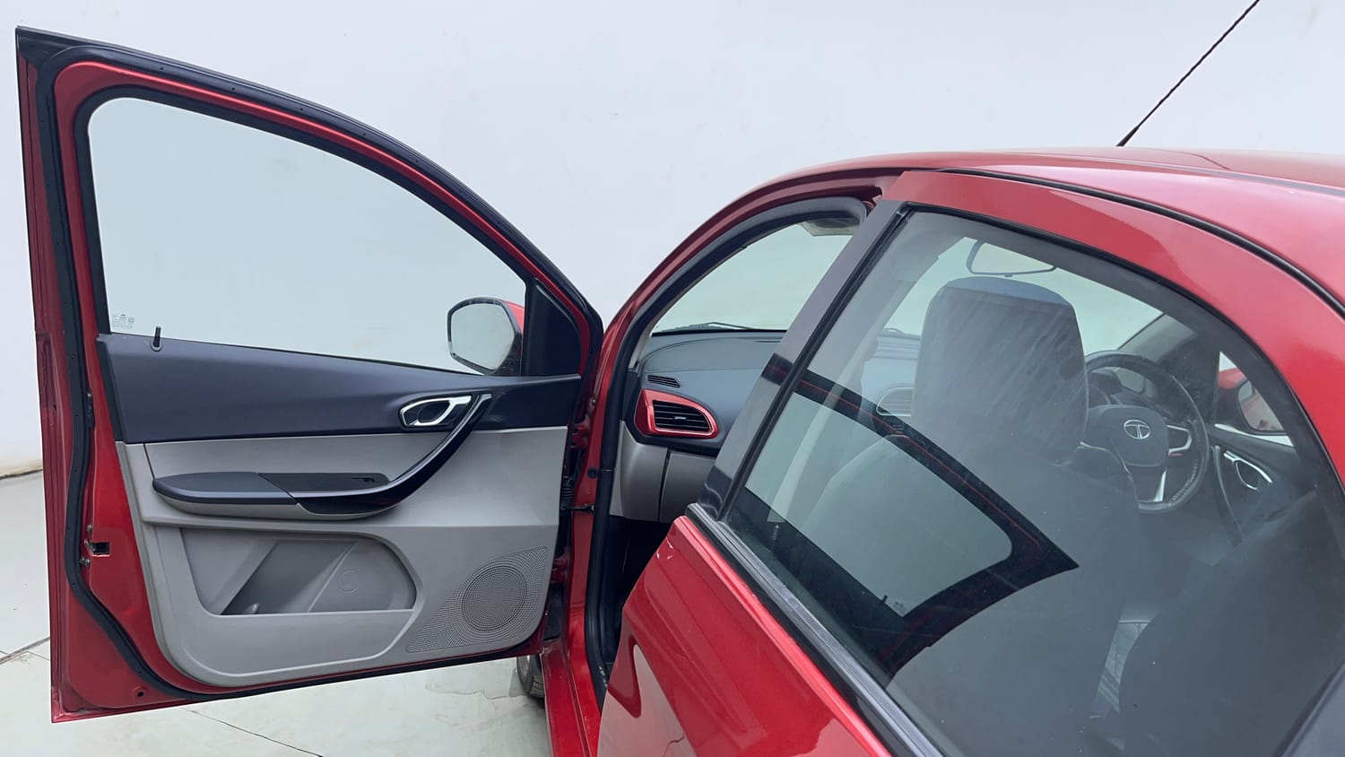 Used 2018 Tata Tiago Revotorq XZ Diesel Manual interior LEFT FRONT DOOR OPEN VIEW