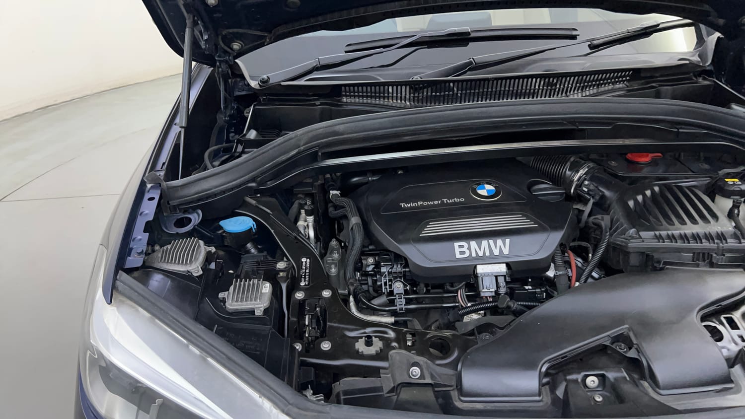 Used 2018 BMW X1 sDrive20d xLine Diesel Automatic engine ENGINE RIGHT SIDE HINGE & APRON VIEW