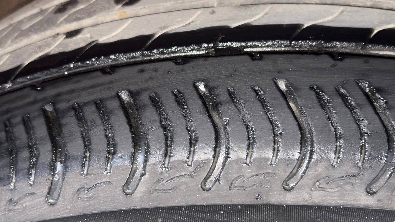Used 2022 Honda Amaze VX CVT 1.2 Petrol Petrol Automatic tyres RIGHT FRONT TYRE TREAD VIEW