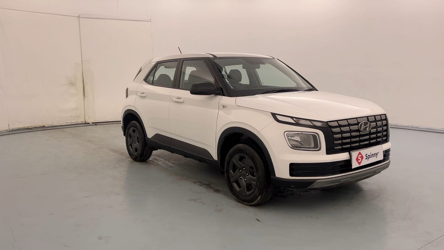 Used 2025 Hyundai Venue E 1.2 Petrol Petrol Manual exterior RIGHT FRONT CORNER VIEW