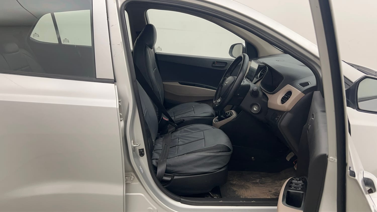 Used 2017 Hyundai Grand i10 Magna 1.2 Kappa VTVT Petrol Manual interior RIGHT SIDE FRONT DOOR CABIN VIEW