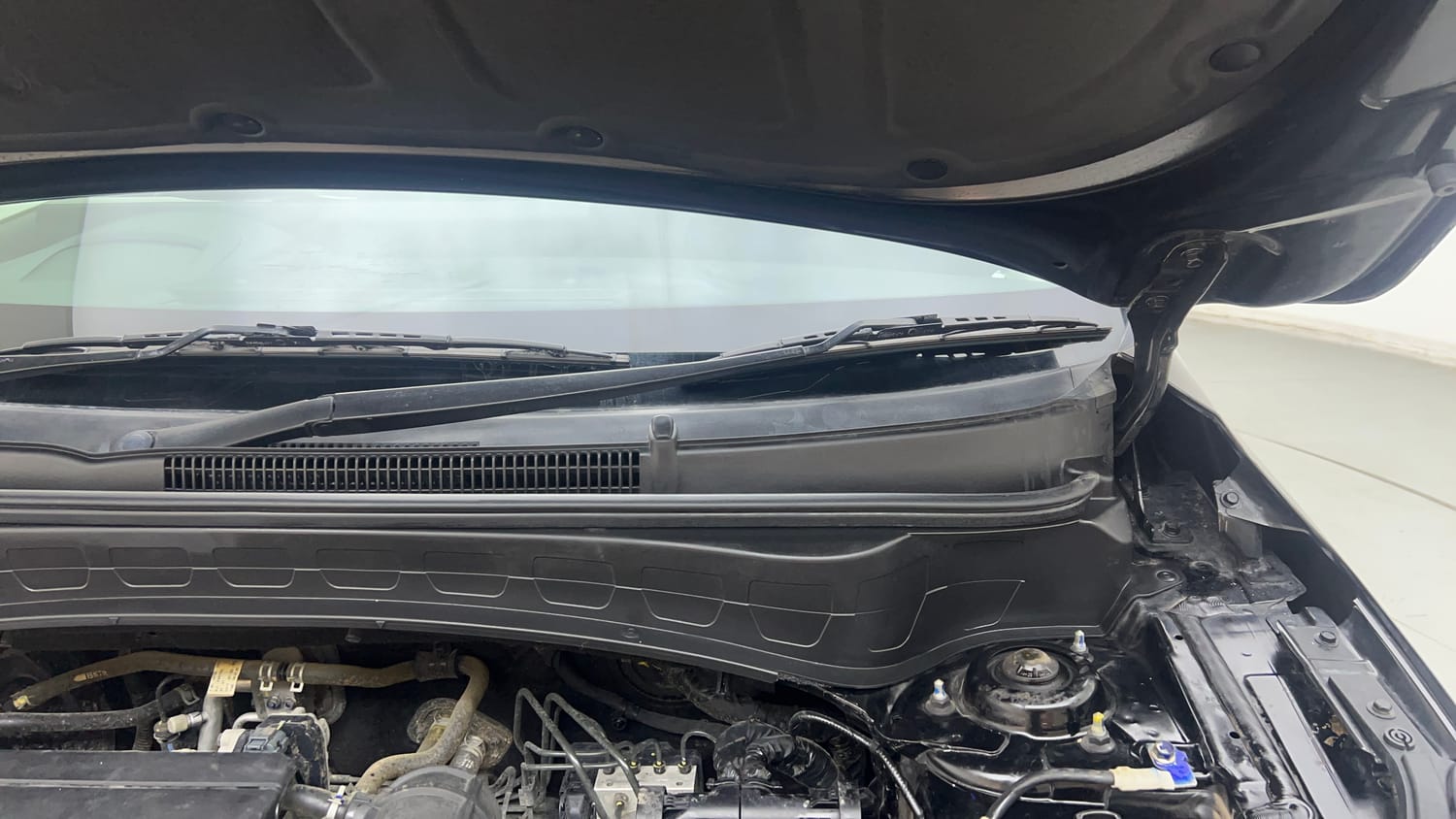 Used 2023 Kia Seltos GTX Plus 1.4 Petrol Manual engine ENGINE LEFT SIDE HINGE & APRON VIEW