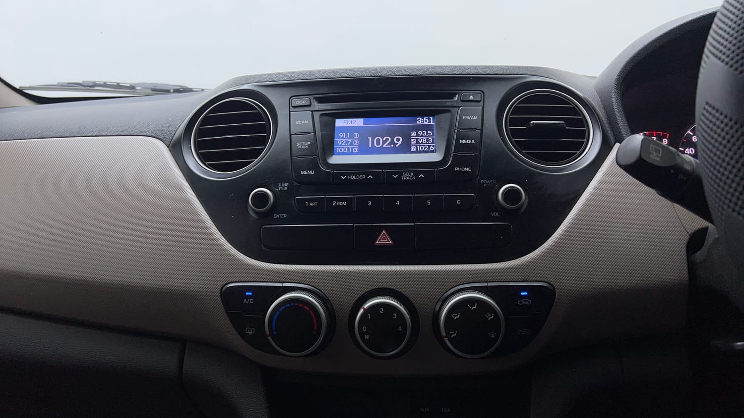 Used 2015 Hyundai Grand i10 Asta AT 1.2 Kappa VTVT Petrol Automatic interior MUSIC SYSTEM & AC CONTROL VIEW