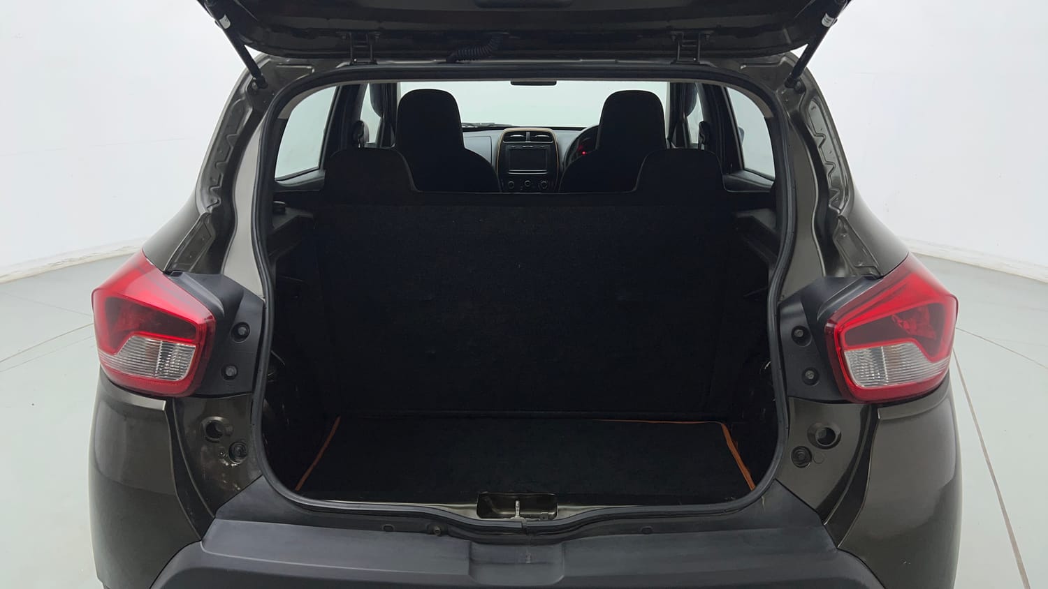 Used 2018 Renault Kwid CLIMBER 1.0 Petrol Manual interior DICKY INSIDE VIEW