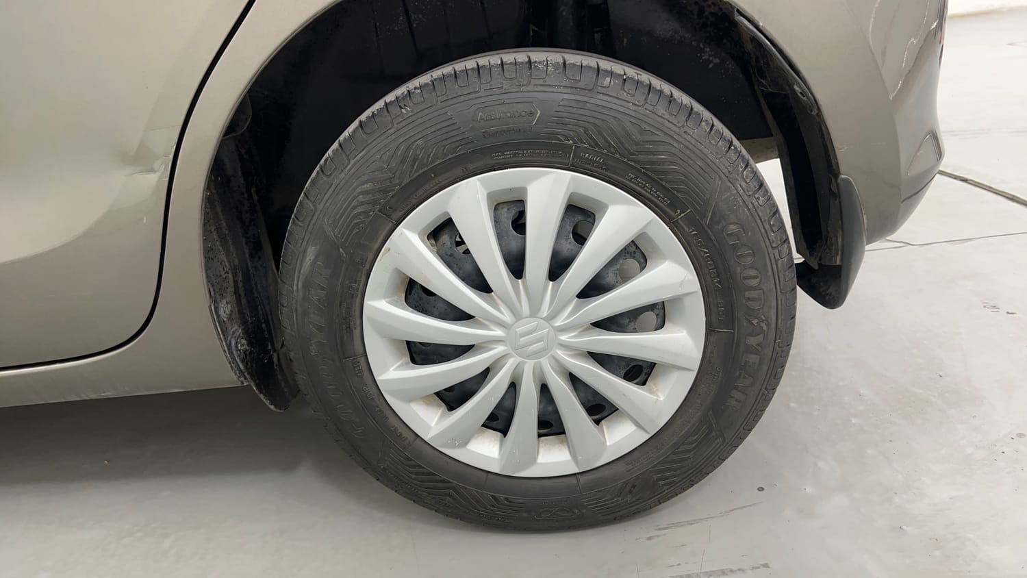 Used 2019 Maruti Suzuki Swift VDi AMT Diesel Automatic tyres LEFT REAR TYRE RIM VIEW