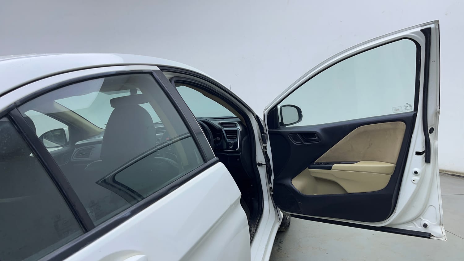 Used 2014 Honda City SV Petrol Manual interior RIGHT FRONT DOOR OPEN VIEW