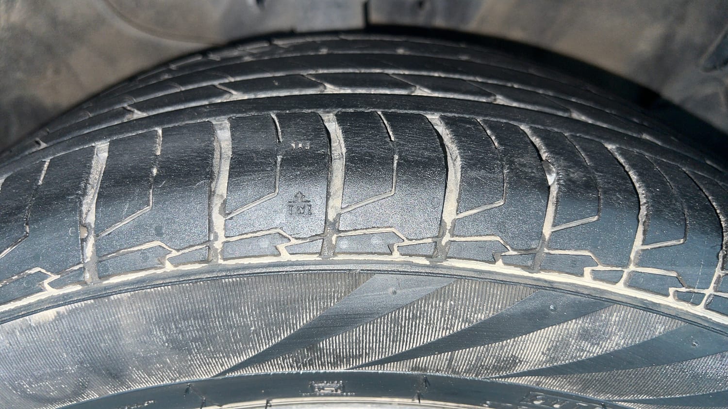 Used 2023 Kia Seltos GTX Plus 1.4 Petrol Manual tyres RIGHT FRONT TYRE TREAD VIEW