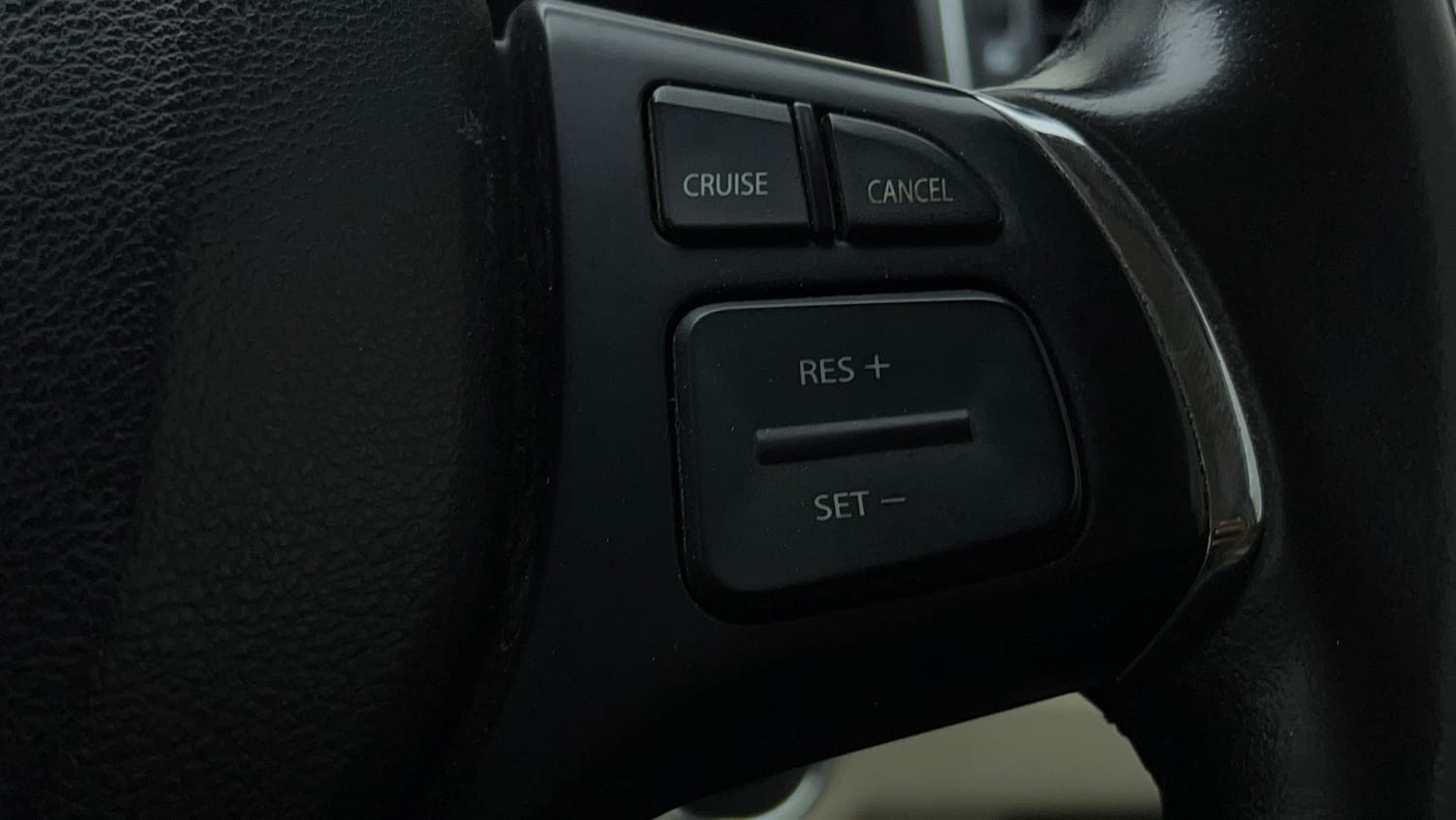 Used 2018 Maruti Suzuki Ciaz Alpha Hybrid 1.5 Petrol Manual top_features Cruise control