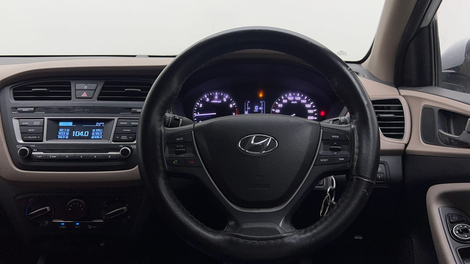 Used 2017 Hyundai Elite i20 Sportz 1.2 Petrol Manual interior STEERING VIEW