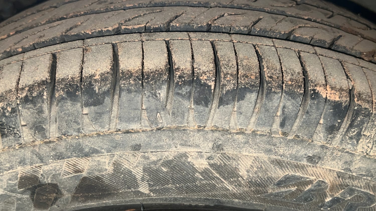 Used 2017 Hyundai Grand i10 Magna 1.2 Kappa VTVT Petrol Manual tyres RIGHT REAR TYRE TREAD VIEW