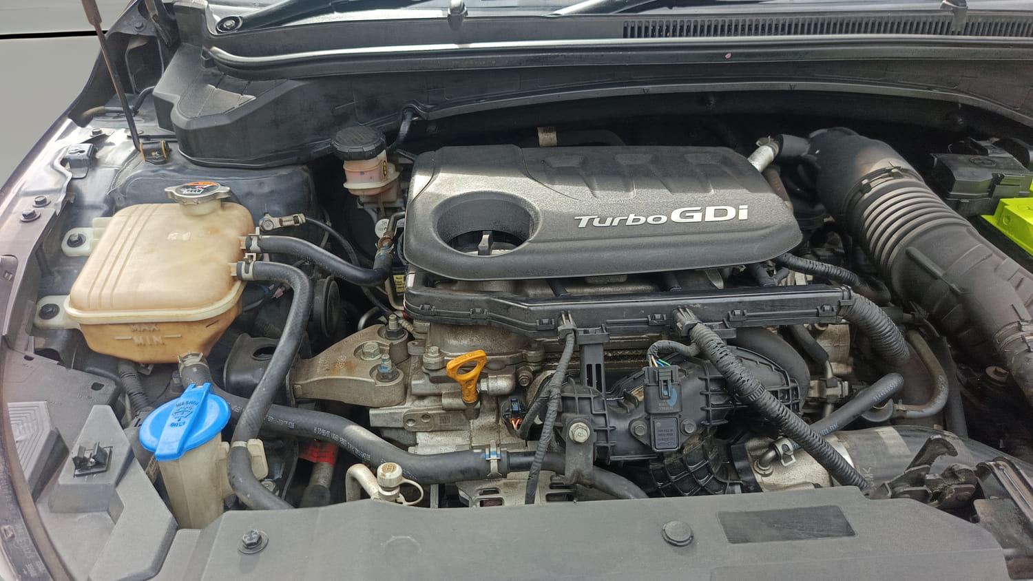 Used 2021 Hyundai New i20 Asta (O) 1.0 Turbo DCT Petrol Automatic engine ENGINE RIGHT SIDE HINGE & APRON VIEW