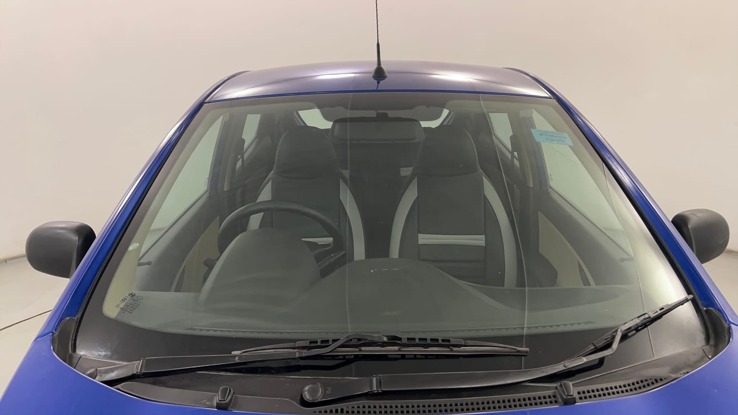Used 2016 Hyundai Eon Magna Petrol Manual exterior FRONT WINDSHIELD VIEW