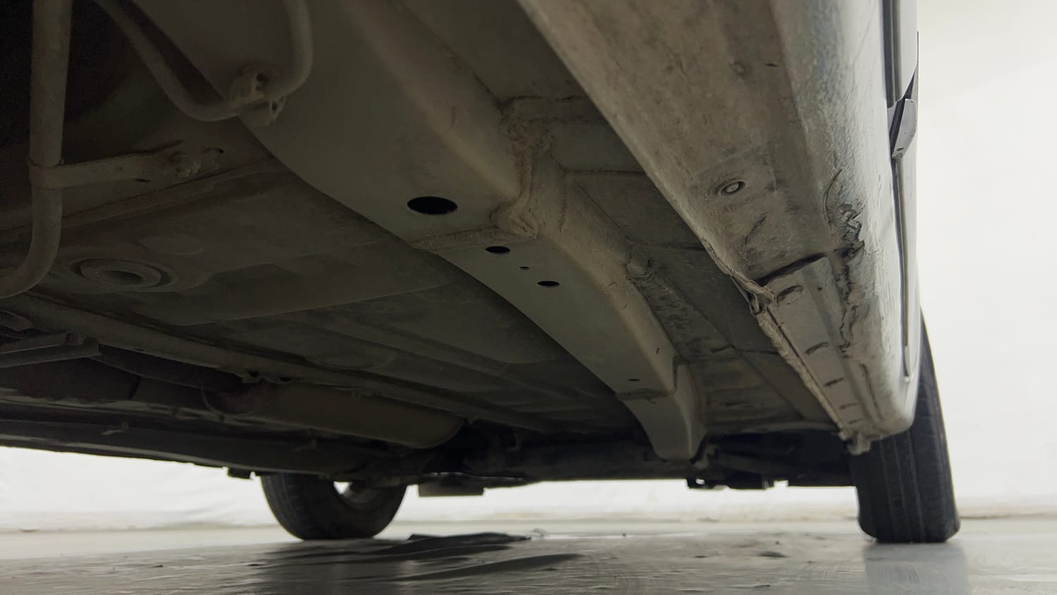 Used 2018 Maruti Suzuki Swift VXi AMT Petrol Automatic extra REAR RIGHT UNDERBODY VIEW