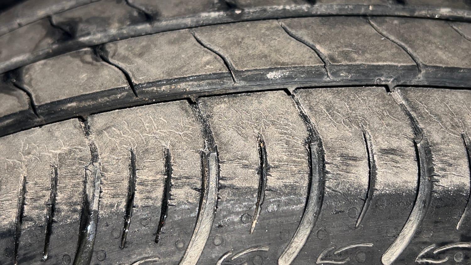 Used 2016 Maruti Suzuki Baleno Delta 1.2 Petrol Manual tyres RIGHT FRONT TYRE TREAD VIEW