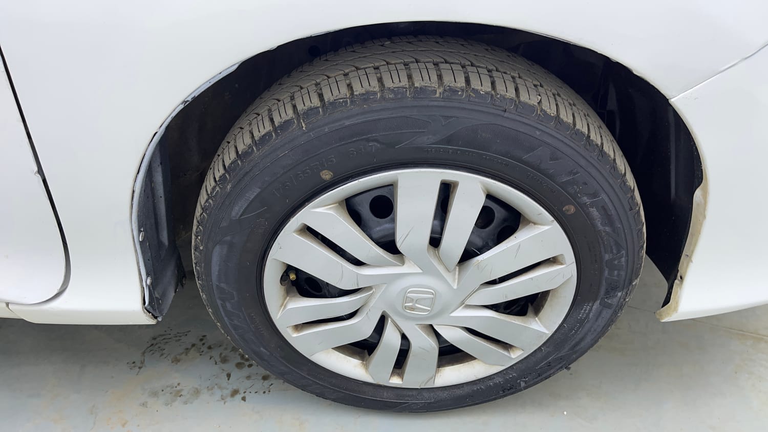 Used 2014 Honda City SV Petrol Manual tyres RIGHT FRONT TYRE RIM VIEW