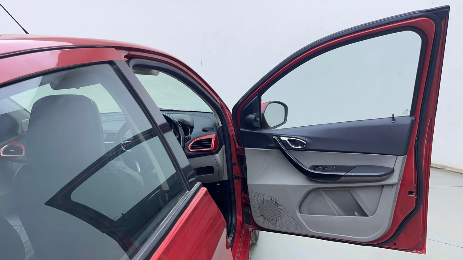 Used 2018 Tata Tiago Revotorq XZ Diesel Manual interior RIGHT FRONT DOOR OPEN VIEW