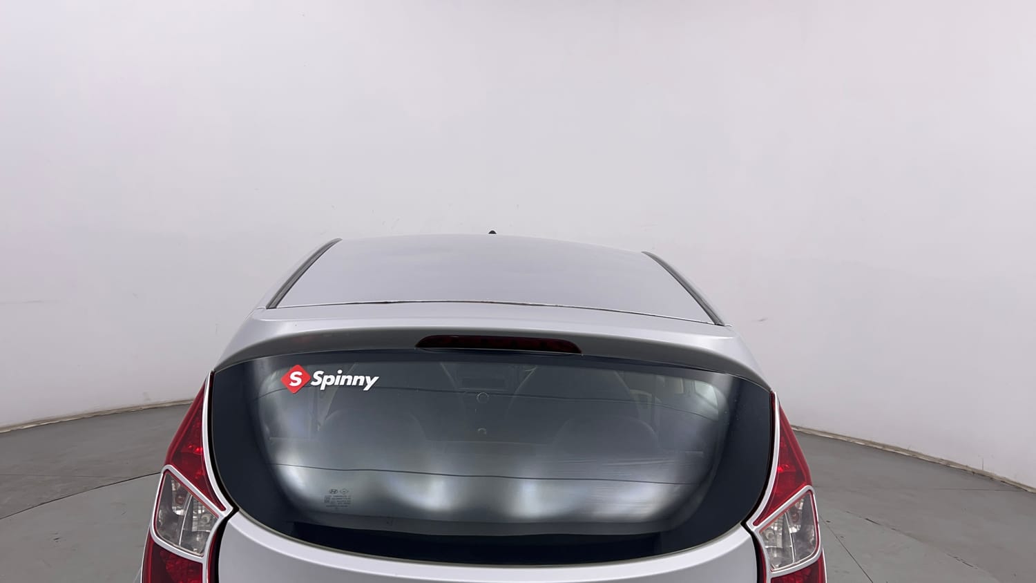 Used 2014 Hyundai Eon Sportz Petrol Manual exterior BACK WINDSHIELD VIEW
