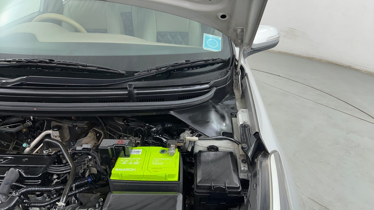 Used 2017 Hyundai Elite i20 Sportz 1.2 Petrol Manual engine ENGINE LEFT SIDE HINGE & APRON VIEW