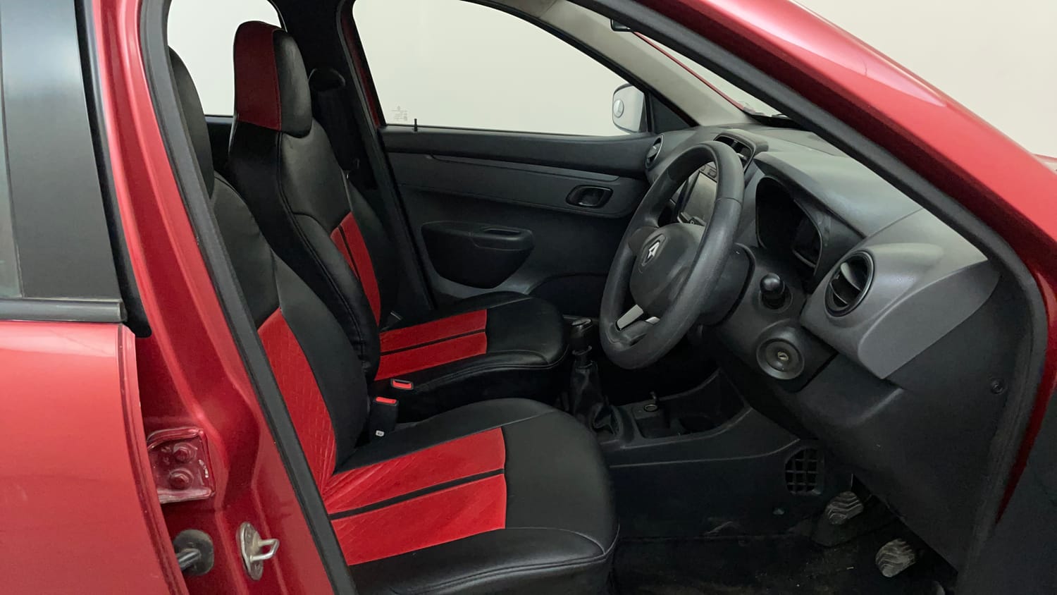 Used 2016 Renault Kwid 1.0 RXT Petrol Manual interior RIGHT SIDE FRONT DOOR CABIN VIEW