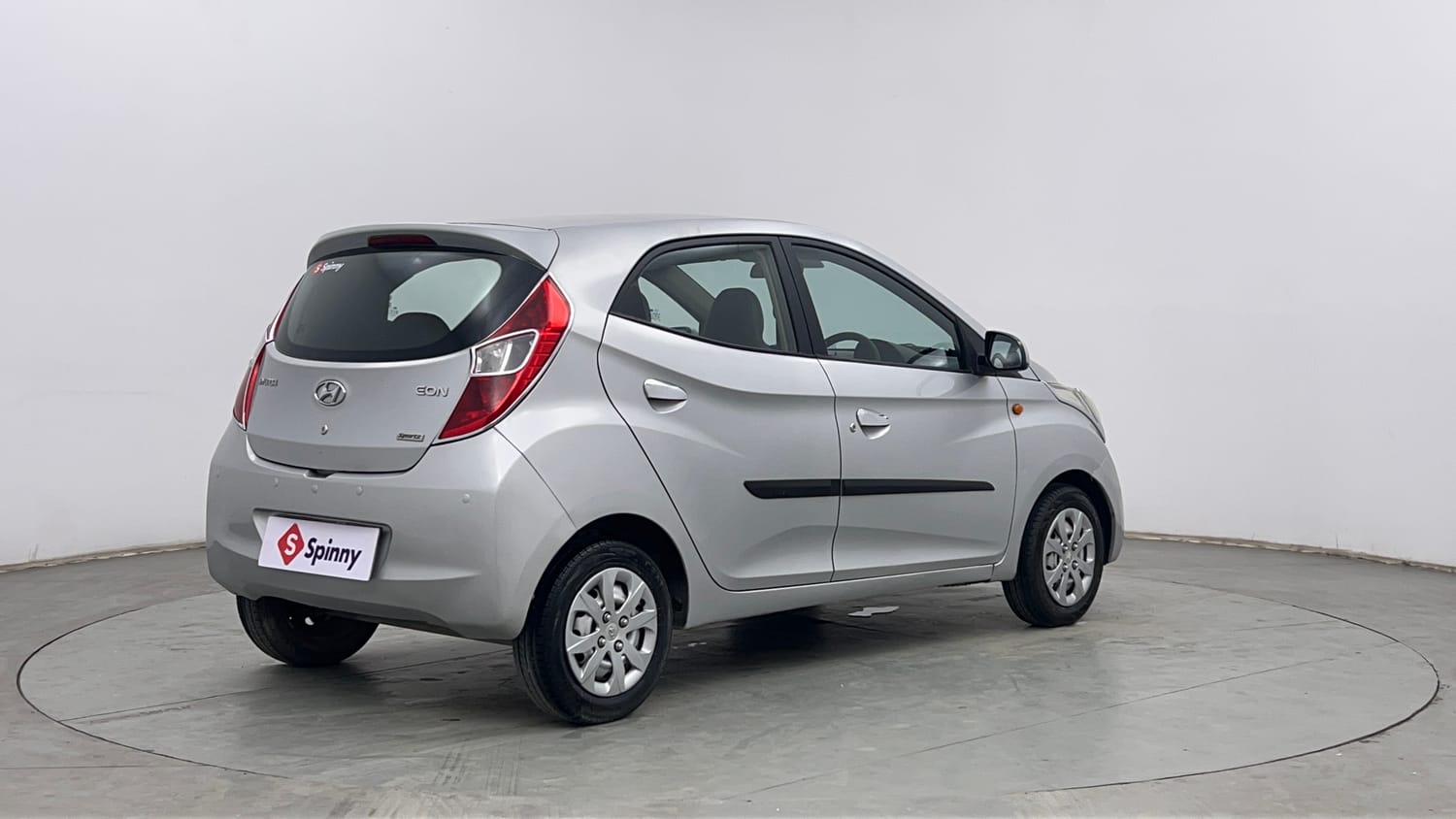 Used 2014 Hyundai Eon Sportz Petrol Manual exterior RIGHT REAR CORNER VIEW