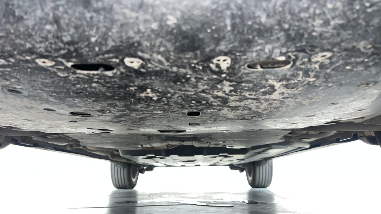 Used 2025 Honda Elevate ZX MT Petrol Manual extra FRONT LEFT UNDERBODY VIEW