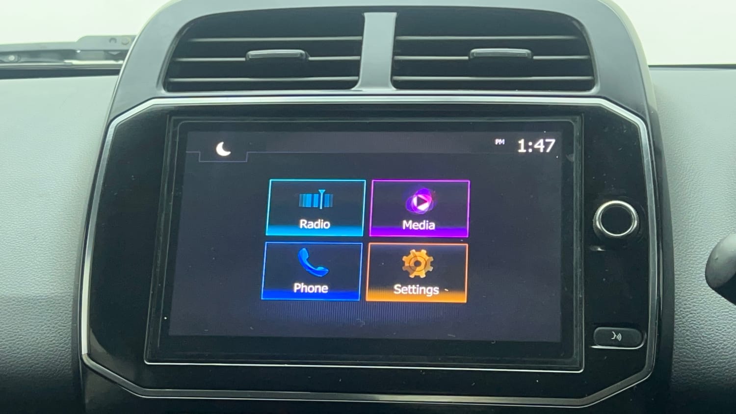Used 2020 Renault Kwid RXT 1.0 AMT Opt Petrol Automatic top_features Touch screen infotainment system