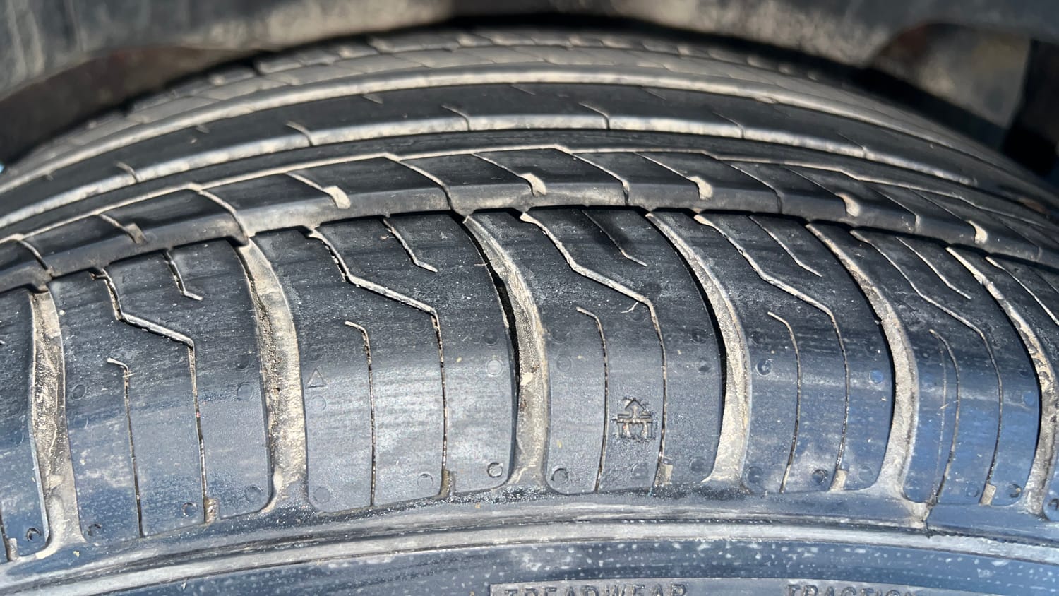 Used 2019 Mahindra XUV 300 1.2 W6 Petrol Manual tyres RIGHT REAR TYRE TREAD VIEW