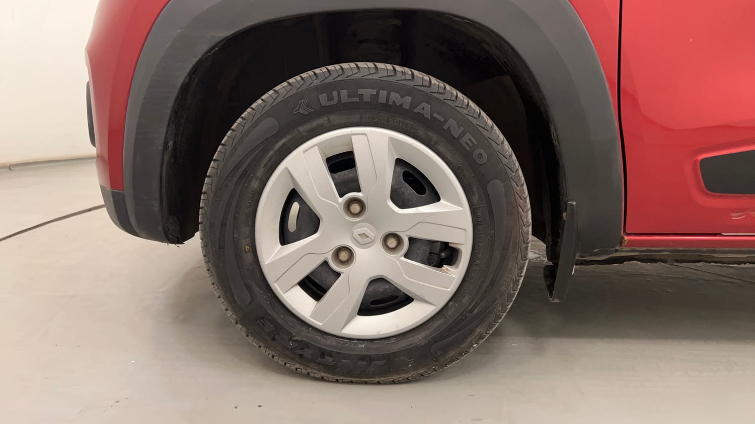 Used 2017 Renault Kwid RXL Petrol Manual tyres LEFT FRONT TYRE RIM VIEW