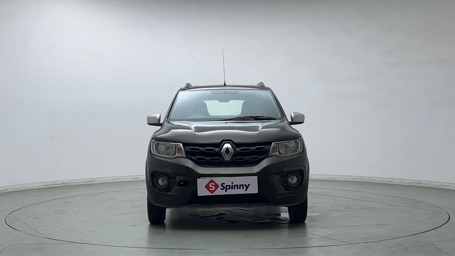 Used 2017 Renault Kwid 1.0 RXT Petrol Manual exterior FRONT VIEW
