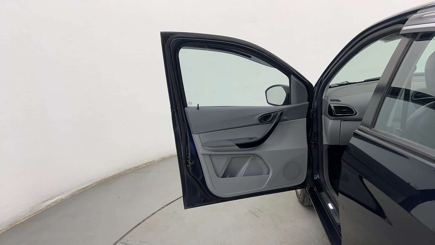 Used 2022 Tata Tigor XZ CNG Cng Manual interior LEFT FRONT DOOR OPEN VIEW