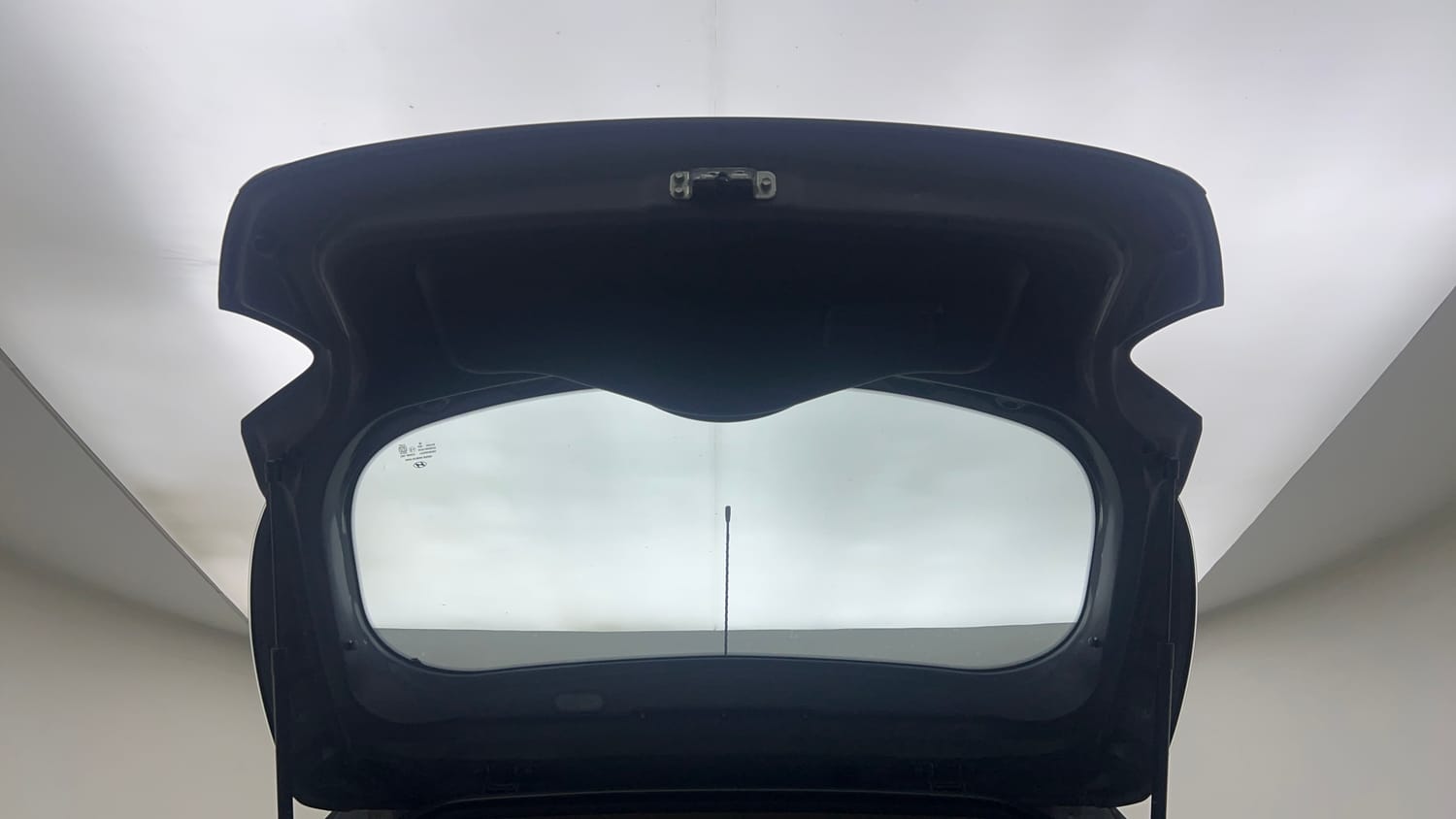 Used 2018 Hyundai Grand i10 Magna 1.2 Kappa VTVT Petrol Manual interior DICKY DOOR OPEN VIEW