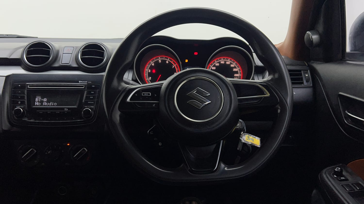 Used 2018 Maruti Suzuki Swift VXi AMT Petrol Automatic interior STEERING VIEW