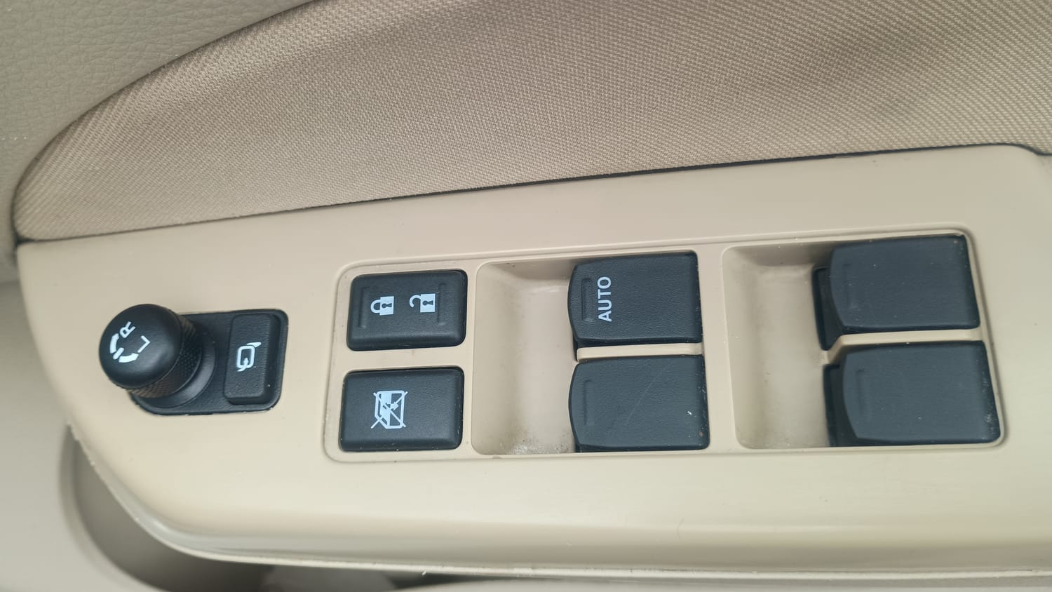 Used 2015 Maruti Suzuki Swift Dzire VXI Petrol Manual top_features Power windows