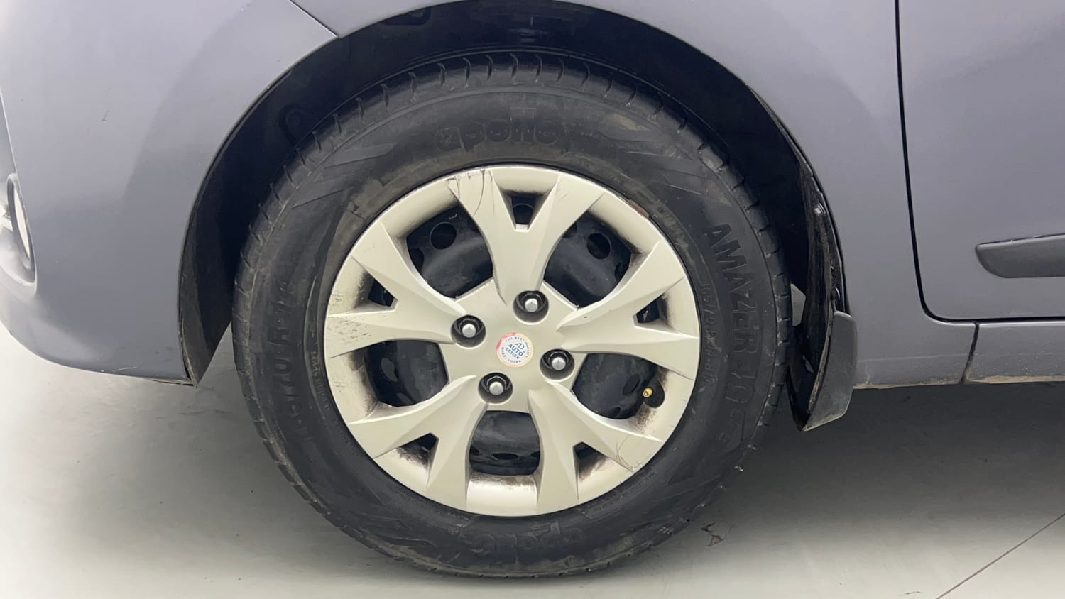 Used 2018 Hyundai Grand i10 Magna 1.2 Kappa VTVT Petrol Manual tyres LEFT FRONT TYRE RIM VIEW
