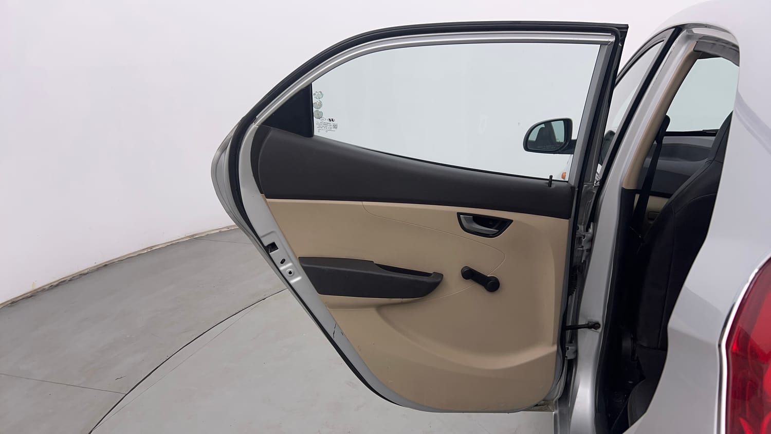 Used 2014 Hyundai Eon Sportz Petrol Manual interior LEFT REAR DOOR OPEN VIEW