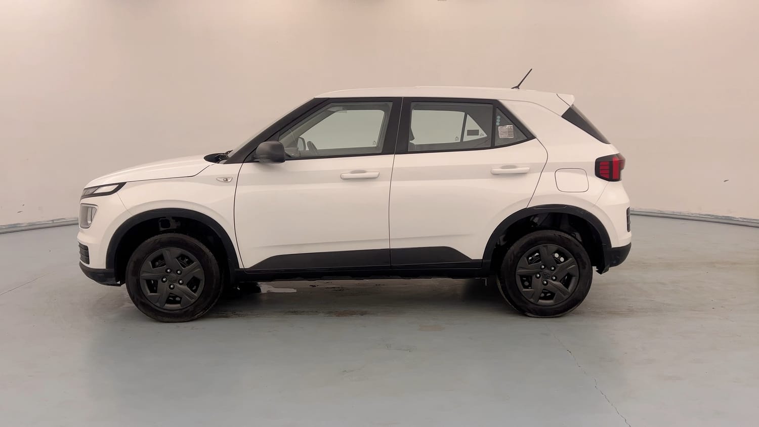 Used 2025 Hyundai Venue E 1.2 Petrol Petrol Manual exterior LEFT SIDE VIEW