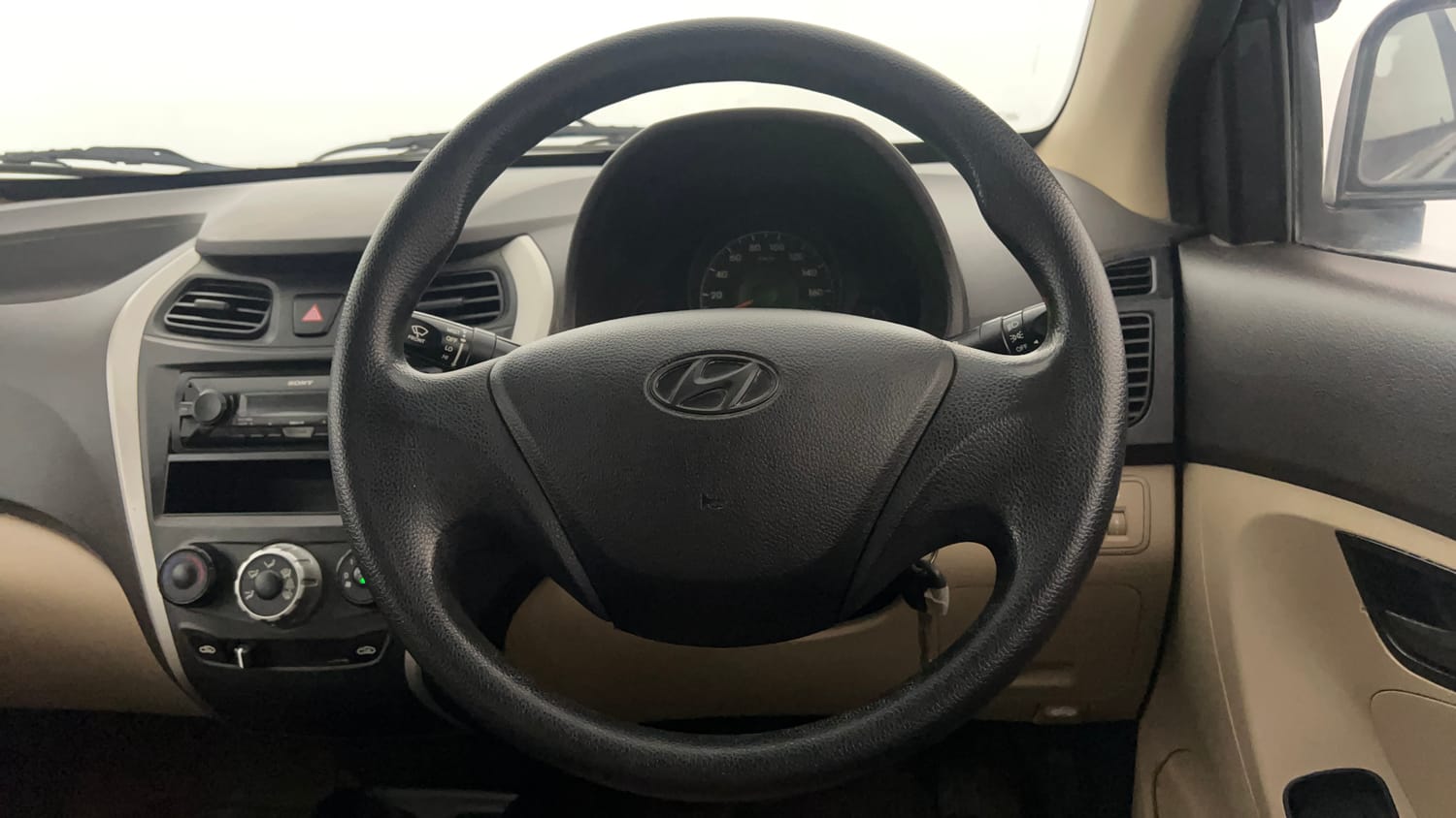Used 2016 Hyundai Eon Era + Petrol Manual interior STEERING VIEW