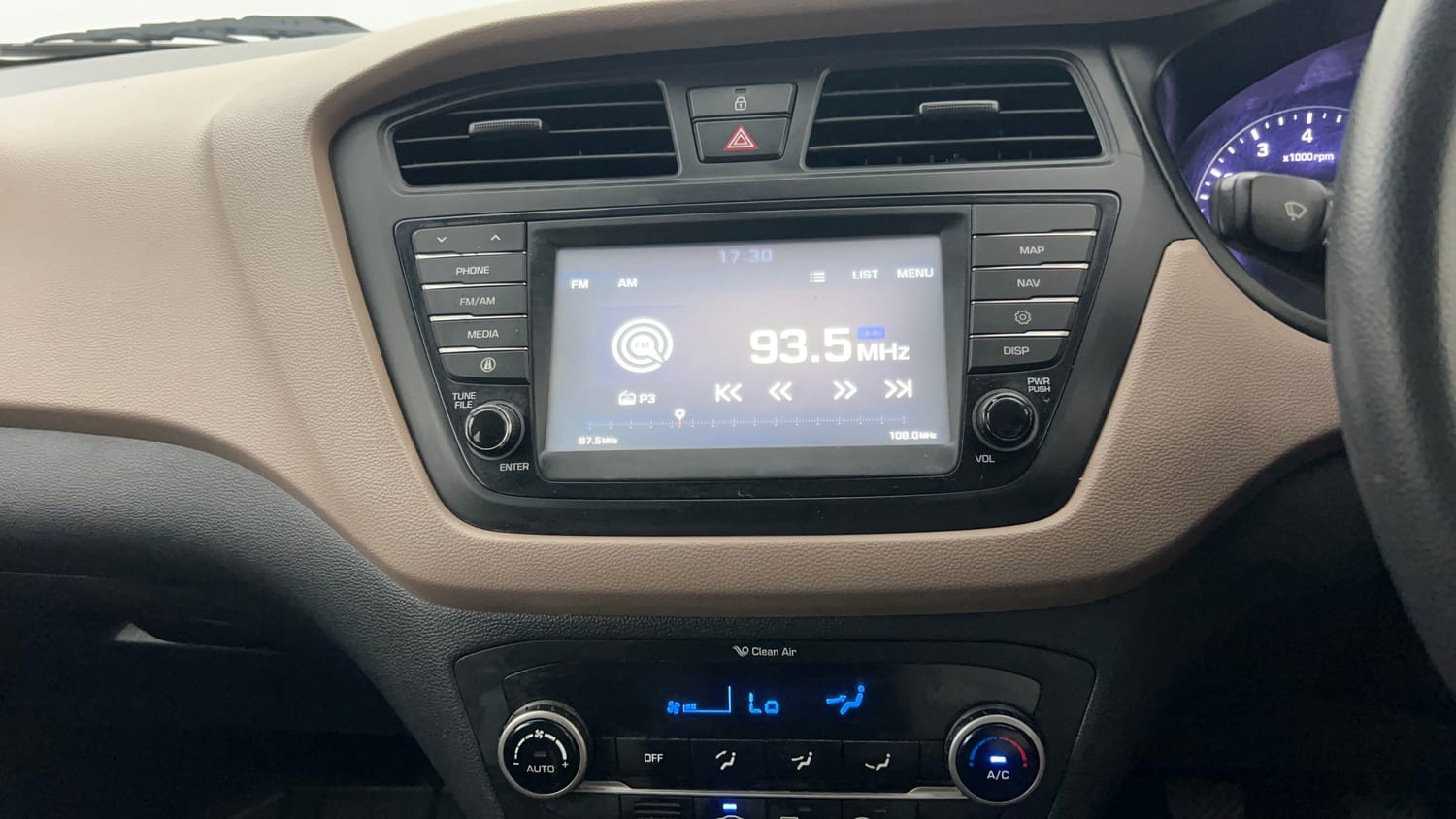 Used 2017 Hyundai Elite i20 Asta 1.2 Petrol Manual interior MUSIC SYSTEM & AC CONTROL VIEW