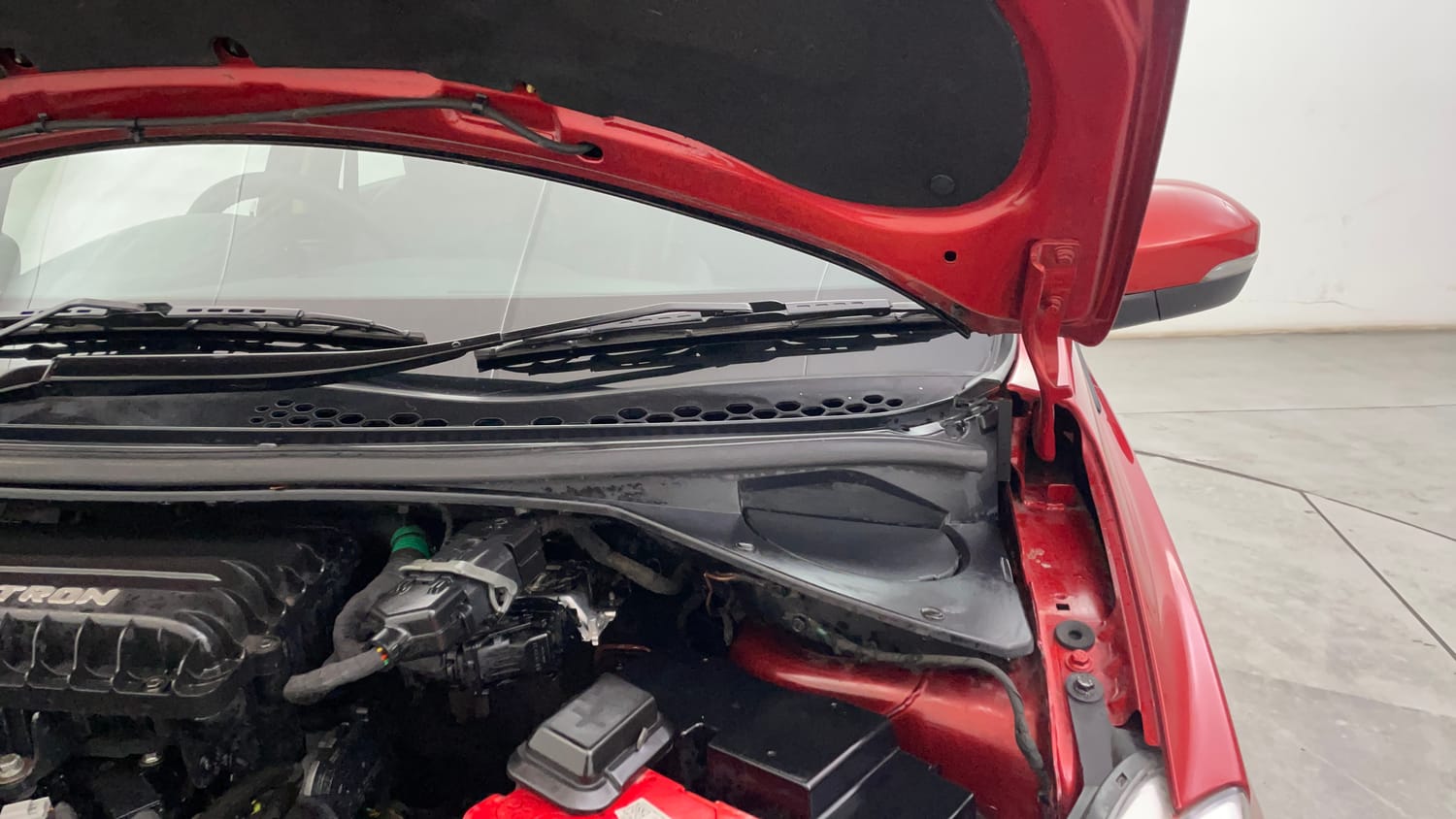 Used 2017 Tata Tiago Revotron XZ Petrol Manual engine ENGINE LEFT SIDE HINGE & APRON VIEW