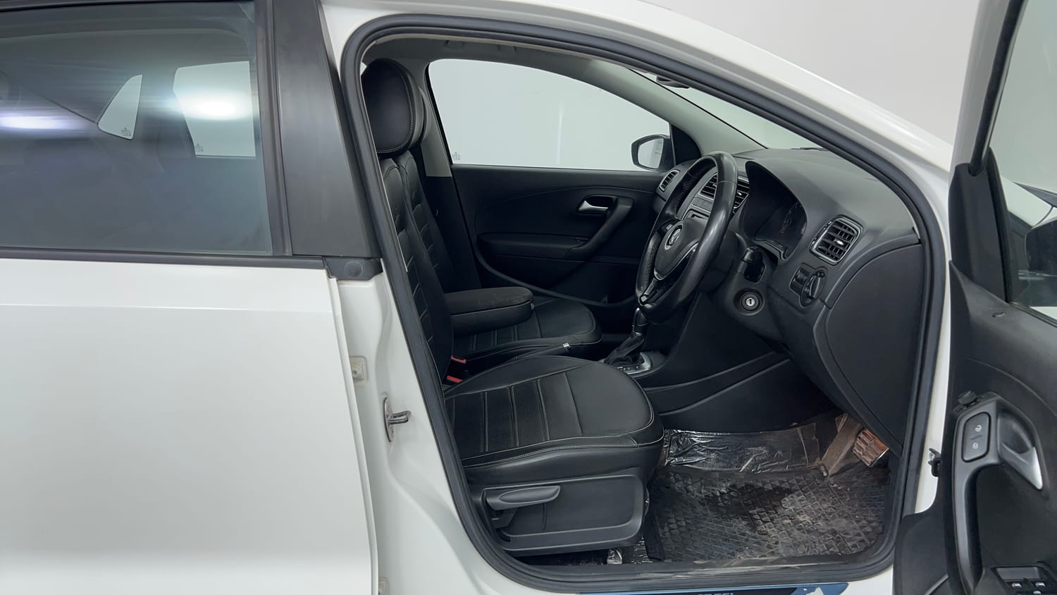 Used 2019 volkswagen Polo GT TSI Petrol Automatic interior RIGHT SIDE FRONT DOOR CABIN VIEW