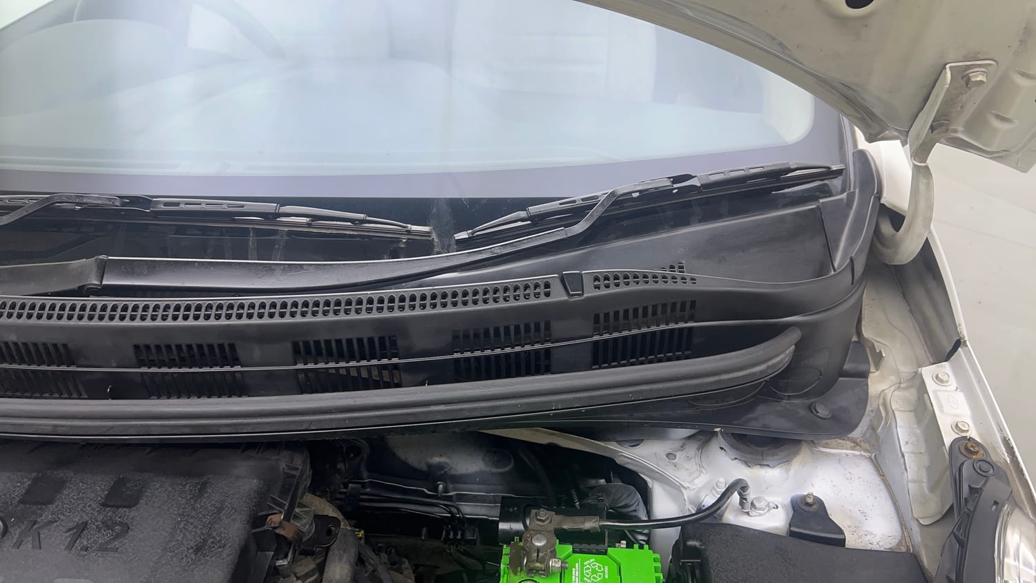 Used 2015 Hyundai Grand i10 Magna 1.2 Kappa VTVT Petrol Manual engine ENGINE LEFT SIDE HINGE & APRON VIEW
