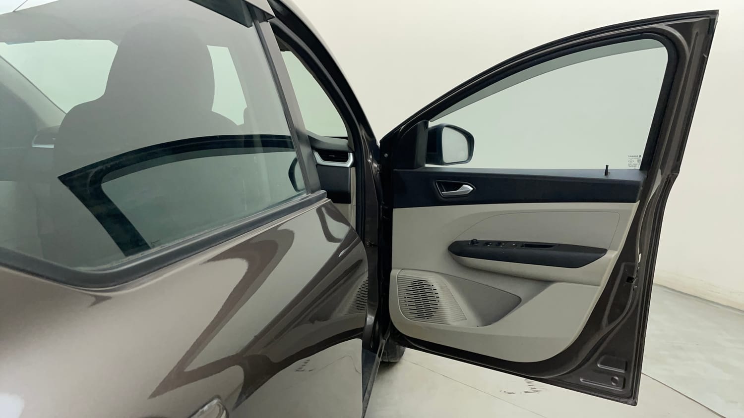 Used 2022 Renault Triber RXZ EASY-R AMT Dual Tone Petrol Automatic interior RIGHT FRONT DOOR OPEN VIEW