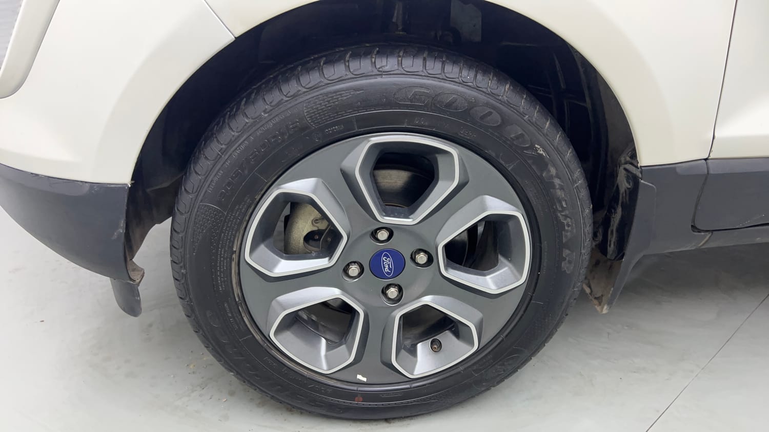 Used 2021 Ford EcoSport Titanium Plus 1.5L Ti-VCT AT Petrol Automatic tyres LEFT FRONT TYRE RIM VIEW